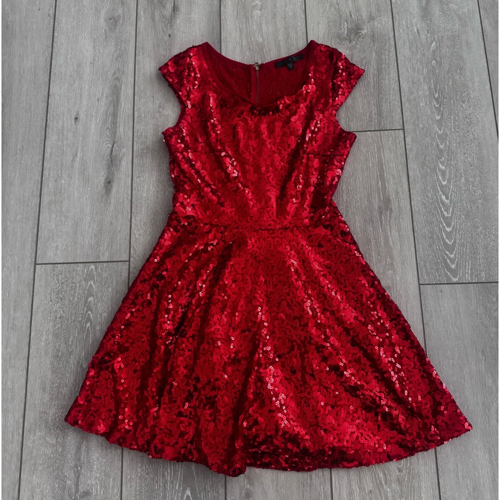 Red sequin mini dress 👗❤️